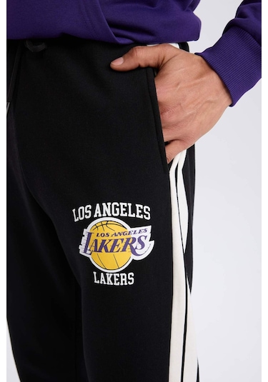 DeFactoFit NBA Los Angeles Lakers Kalın Jogger Eşofman Altı Standart Fit Cepli D8491AX25SPBK81