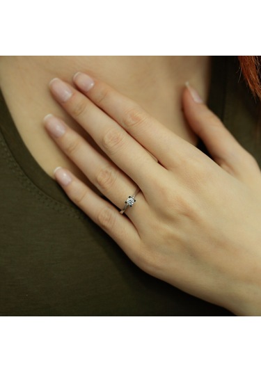 Lova F Renk 0,21 Karat Pırlanta Tektaş Yüzük - HRD Sertifikalı