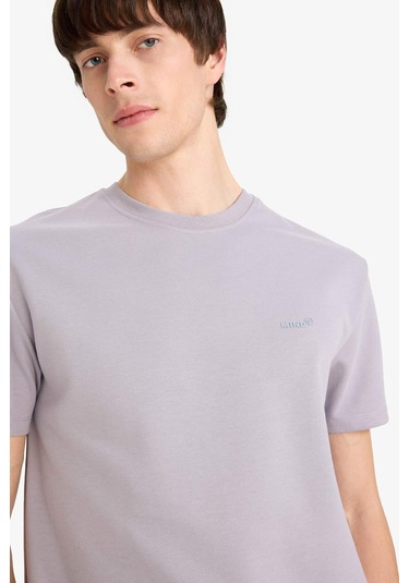 DeFacto Regular Fit Bisiklet Yaka Ütü Gerektirmeyen Nefes Alabilen Baskılı Kısa Kollu Ağır Kumaş Tişört D5514AX25SPPR326 DeFacto Regular Fit Bisiklet Yaka Ütü Gerektirmeyen Nefes Alabilen Baskılı Kısa Kollu Ağır Kumaş Tişört D5514AX25SPPR326