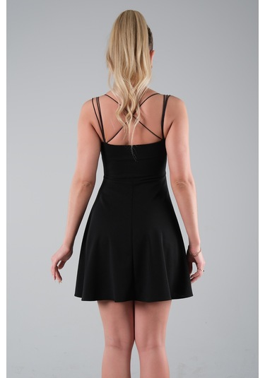 Siyah İnce Askılı Sırt Dekolteli V Yaka Kloş Abiye Elbise & Mezuniyet Elbisesi 0104026.01 Siyah