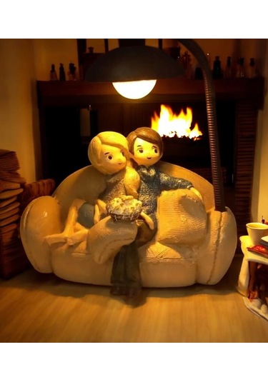 Tv İzleyen Aşıklar Biblo