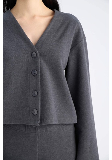 DeFacto 2'li Takım V Yaka Düğmeli Hırka Esnek Belli Geniş Paça Pantolon E9859AX24WNAR148