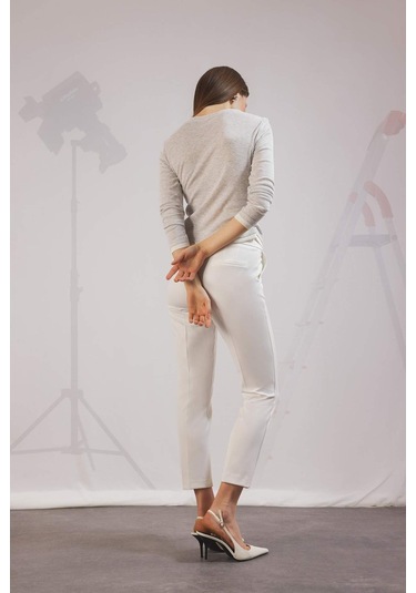 DeFacto Klasik Chino Kumaş Pantolon Normal Bel Basic Düz Cepli Bilek Boy C1429AX25SPWT32