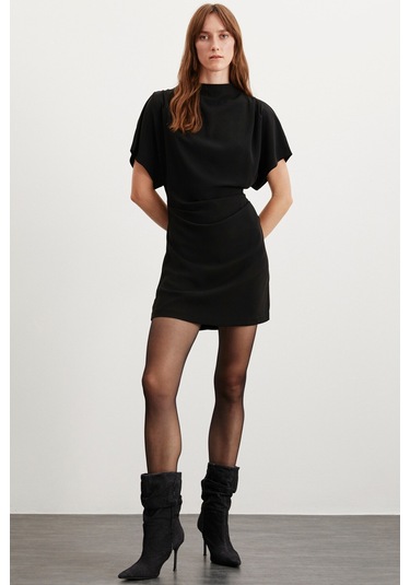 Maxıne Kadın Drape Detaylı Omuzdan Geniş Belden Aşağı Oturan Esnek Krep Örme Kumaşlı Mini Siyah Elbi