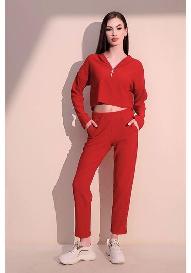 Kadın Kırmızı Uzun Kol Fermuarlı Kapüşonlu Kendinden Desenli Crop Sweatshirt Bluz Kırmızı