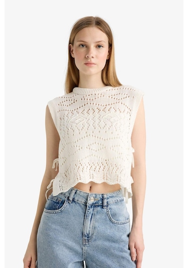 Defacto Coool Slim Fit Dar Kesim Bisiklet Yaka Yan Bağcıklı Kroşe Süveter F4008ax25smwt32 Beyaz Defacto Coool Slim Fit Dar Kesim Bisiklet Yaka Yan Bağcıklı Kroşe Süveter F4008ax25smwt32 Beyaz