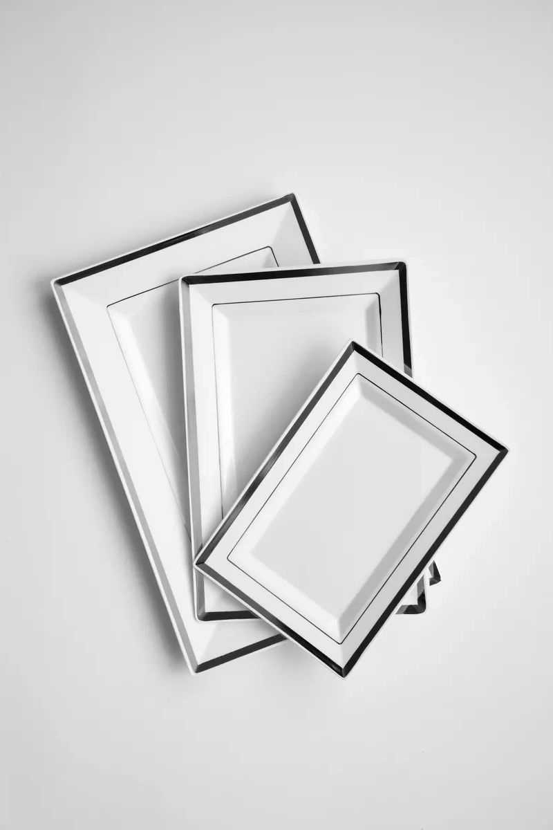 Family Co. Tek Kullanımlık Plastik Servis Tabakları Seti 6 Adet. 253639630 100 adet