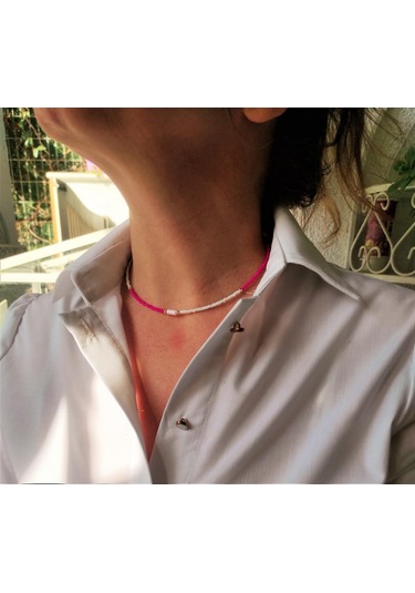 GOLD KAPLAMA SİLİNDİR PEMBE SEDEF TAŞI DETAY PEMBE BEYAZ BONCUK KOLYE-KOL113 Çok Renkli