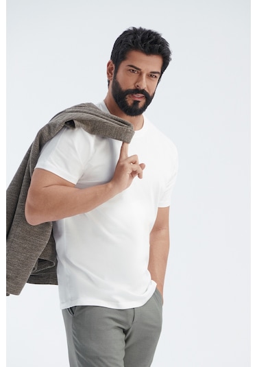 AC&Co / Altınyıldız Classics 4A4800000001BYZXS Slim Fit Bisiklet Yaka Kısa Kol Pamuklu Erkek Tişört Beyaz AC&Co / Altınyıldız Classics 4A4800000001BYZXS Slim Fit Bisiklet Yaka Kısa Kol Pamuklu Erkek Tişört Beyaz