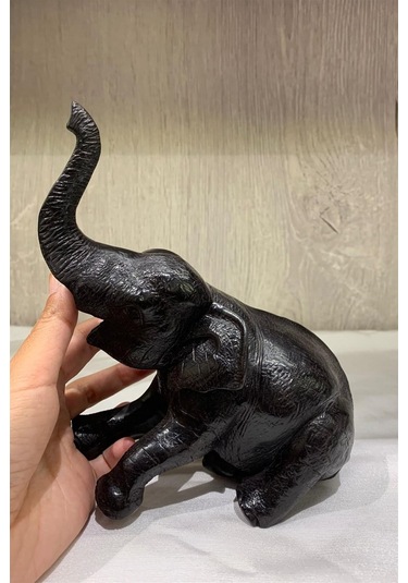 Hortumu Havada Oturan Fil Heykelciği - 20Cm