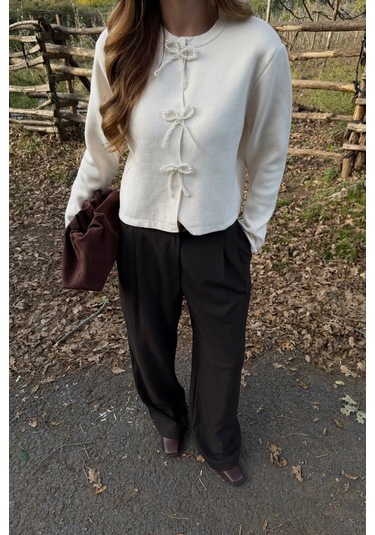 Krem Fiyonk Boncuk Detaylı Hırka - 251072 Krem