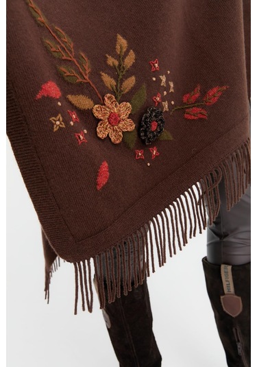 Desen Triko Kadın Papatya İşlemeli Püsküllü Yün Şal 24028 M. Kahve M. Kahve Kahverengi