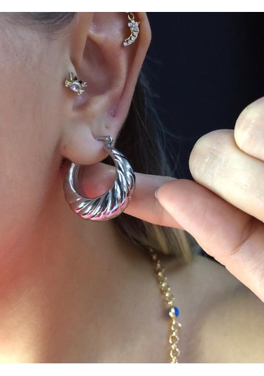 Vog İstiridye Halka Model Beyaz Renk Sevgiliye,eşe,anneye,arkadaşa Hediye Çelik Küpe Beyaz