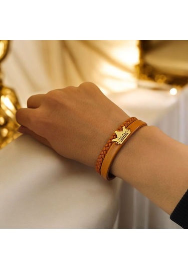 Archin Vildan İsmine Özel Kahverengi Derili Taç Motifli 14 Ayar Altın Plakalı Hediye Bileklik-467isim Vildan