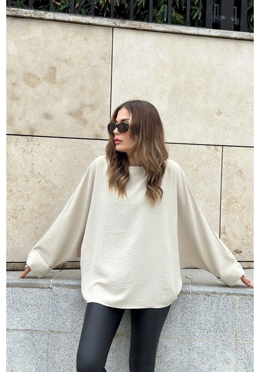 Kadın Bej Airobin Yarasa Duble Kol Salaş Bluz Ekstra Oversize Yuvarlak Yaka - Tesettüre Uygun Bej