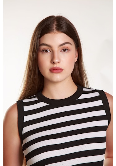 Kadın Siyah Beyaz Çizgili Fitilli Likralı Sıfır Kol Bisiklet Yaka Örme Atlet Tshirt Bluz Siyah - Beyaz