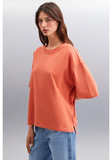 Jemmy Kadın %100 Organik Pamuk Relaxed Fit Yırtmaçlı Yuvarlak Yakalı Kiremit Rengi T-shirt