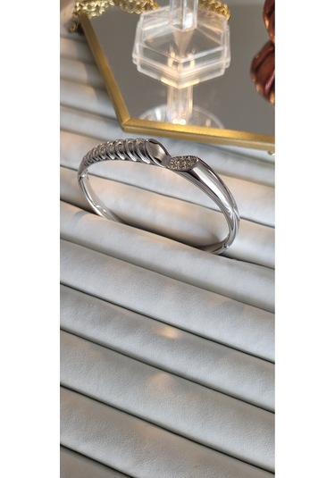 Çelik Silver Cone Kelepçe Silver
