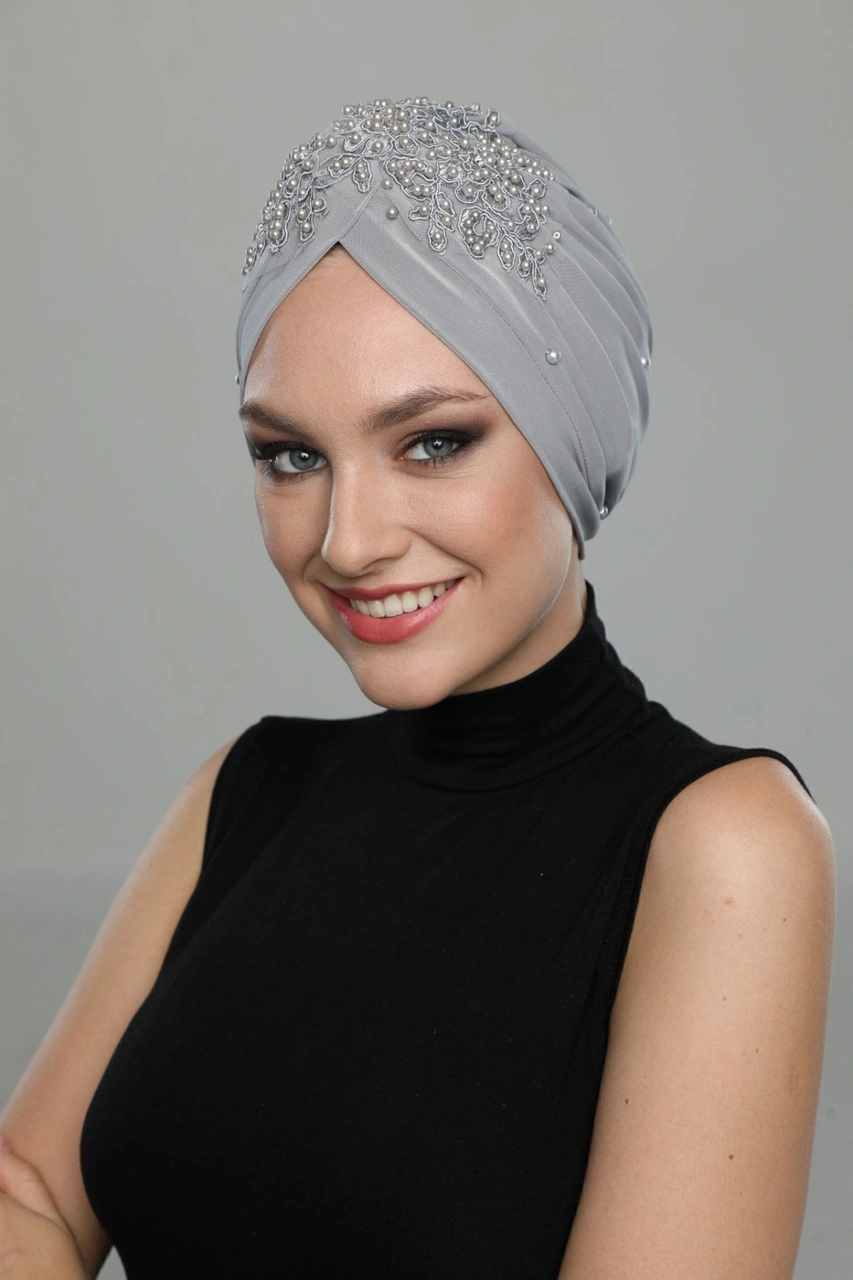 Kopma Motifli Astarlı Işlemeli Açık Gri Dantelli Hazır Türban Tesettür Abiye Bone Açık Gri Dantel