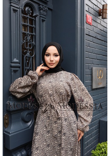 Kadın Açık Kahve Saten Leopar Belden Kuşaklı Uzun Tesettür Elbise S9567 Açık Kahve Açık Kahverengi