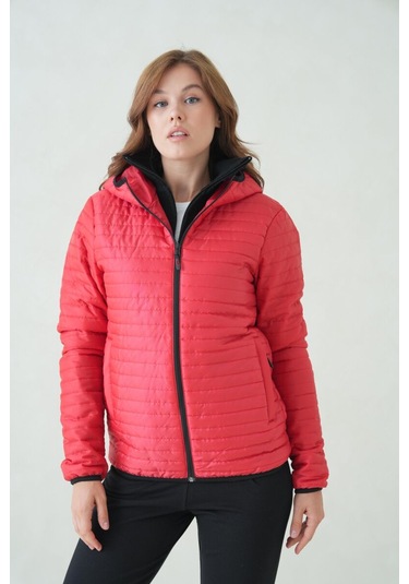 İçi Astarlı Su Ve Rüzgar Geçirmez Cepli Kapüşonlu Kadın Mont Kırmızı