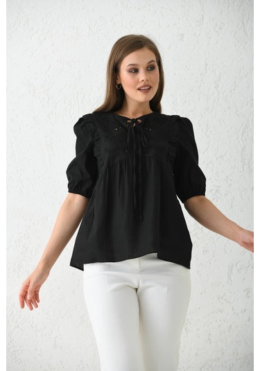 Kadın Bisiklet Yaka Balon Kol Nakış Detylı Volanlı Dokuma Yazlık Bluz Siyah