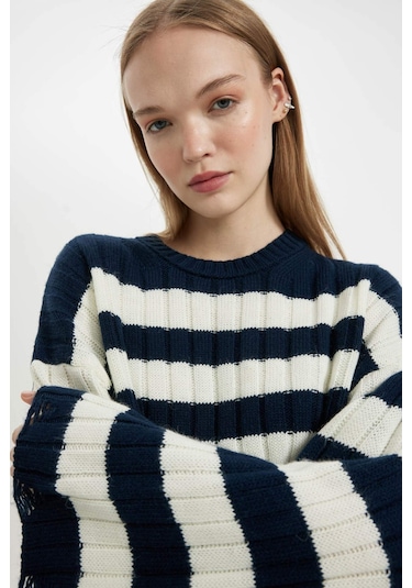 Defacto Regular Fit Çizgili Bisiklet Yaka Crop Triko Kazak A8152ax24wnnv135 Lacivert