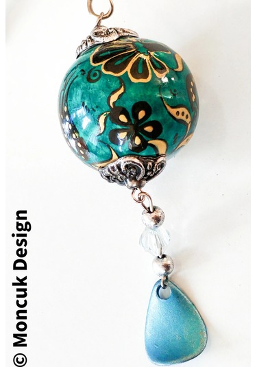 Moncuk Design Yeşil Sıcak Hava Balonu Şeklinde Üzeri Çiçek Desenli Uç Kısmı Zincir Süslemeli Anahtarlık