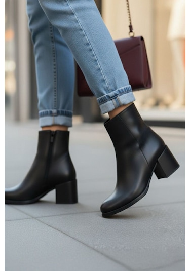 Kadın Liva Düz Topuklu Kısa Bot Siyah Deri