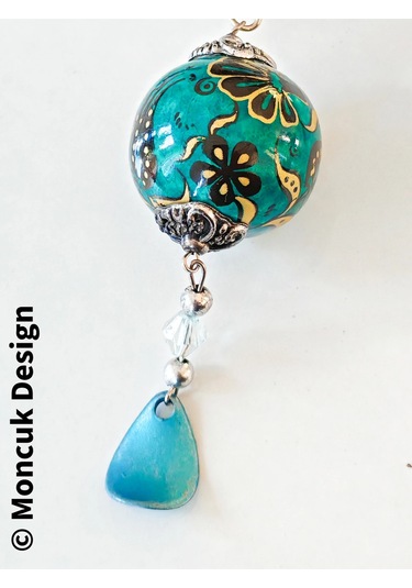 Moncuk Design Yeşil Sıcak Hava Balonu Şeklinde Üzeri Çiçek Desenli Uç Kısmı Zincir Süslemeli Anahtarlık