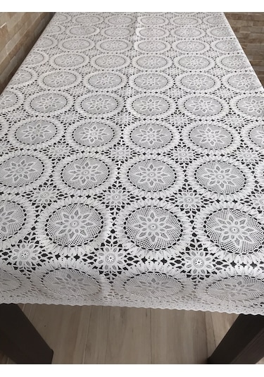 Dantel Görünümlü Şeffaf Kaplamalı PVC Masa Örtüsü