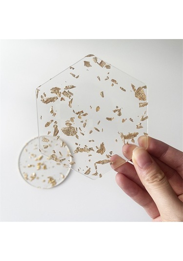Altın Varak Akrilik Bardak Altlıkları 6 Adet İçecekler İçin İskandinav Tarzı, 9.5x10.8cm Şeffaf