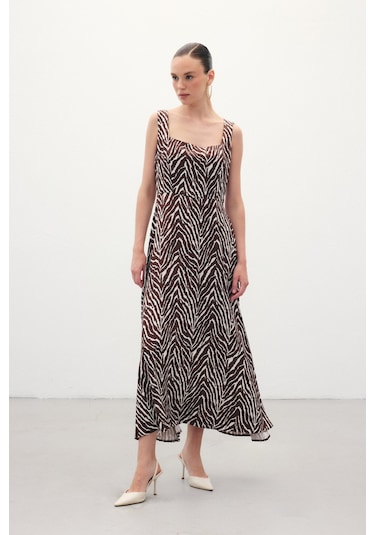 Sateen Kare Yaka Zebra Desenli Elbise - Kahve-136359 Kahve