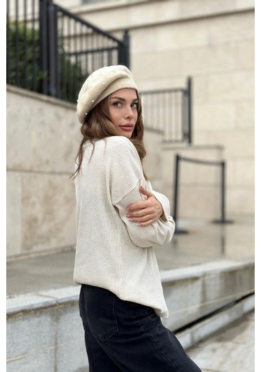 Kadın Bej Yumuşak Dokulu Düğmeli Triko Kazak, Uzun Kol, Regular Kesim, Standart Boy. Taş