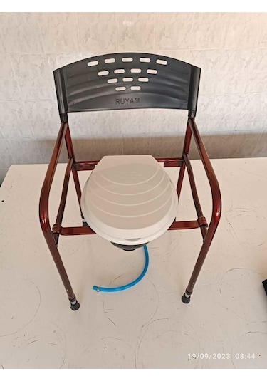 Medikaltec Taharet Musluklu Mobil Tuvalet Banyo Sandalyesi Klozet Yükseltici Hastalar Için Klozet