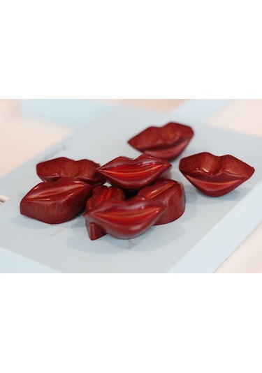 Ruby Çikolata Dolgulu Dudak Sütlü Hediyelik Çikolata 250 Gr