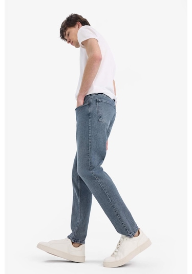 DeFacto Slim Tapered Fit Dar Kalıp Normal Bel Daralan Paça Jean Pantolon E7035AX25SPNM84