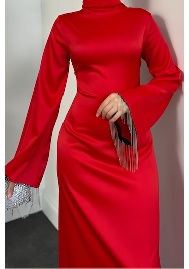 Kolları Zincirli Tesettür Kırmızı