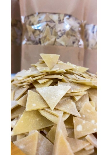 Emt Gıda Ev Yapımı %100 Doğal Üçgen Kesim Erişte 750 G