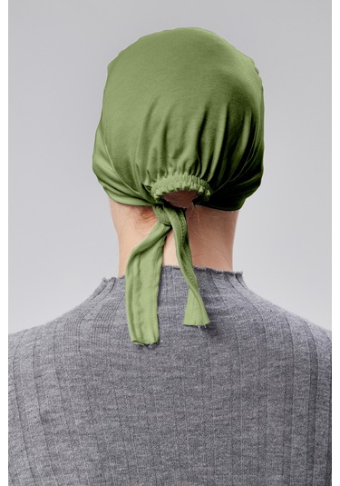 Kadın Tesettür Likralı Penye Dikişsiz Kaymaz Düz Bağlamalı Bone Mint Yeşili