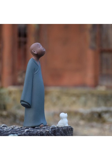 Suntek Küçük Köpek Heykeli Ile Rahip Heykelciği Sevimli 8,5 Cm X 5,5 Cm X 20,2 Cm