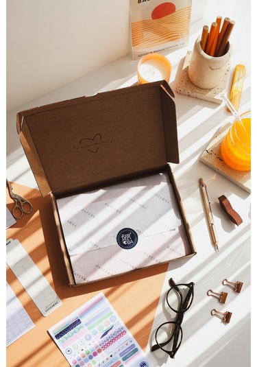 A5 Spiralli Sert Kapak Keten Düz Çizgisiz Tarihsiz Not Defteri Mercan Mercan