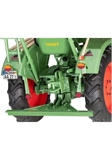 Revell Model Kit Fendt F20 Dieselross Tractor 07822