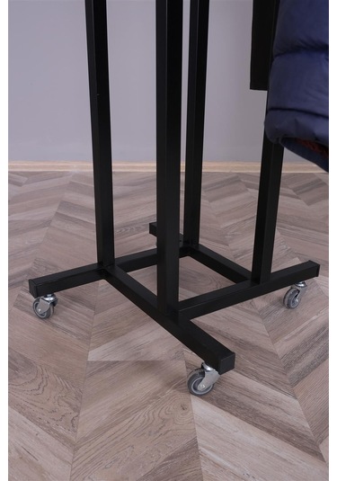 Z Kollu Siyah Ahtapot Elbise Askılığı Renkli