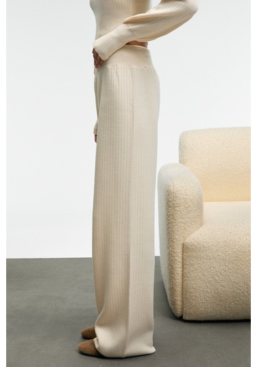 Grımelange Marıposa Kadın Yuvarlak Yaka Çizgi Desenli Crop Geniş Paça Triko Ekru Alt-üst Takım ekru