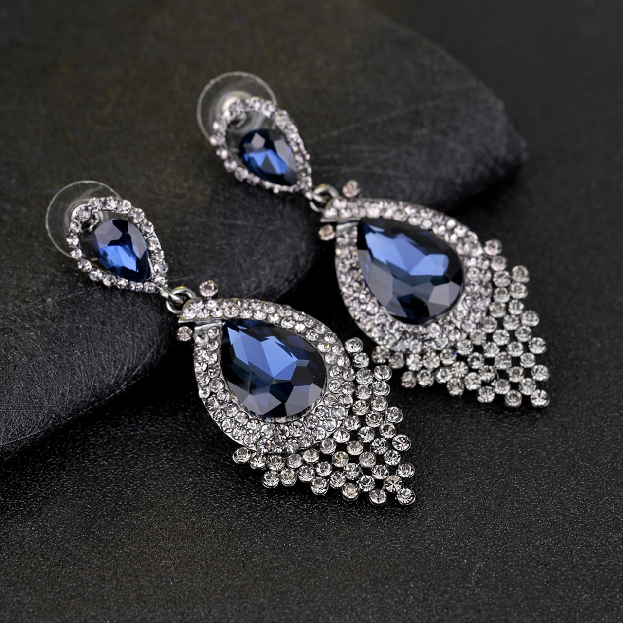 Lemestar Klasik Tassel Cam Damla Küpe - Rhine Taşlı Altın Kaplama 6.5x2.6cm 23g Retro Moda Aksesuar Ba088-b Gold