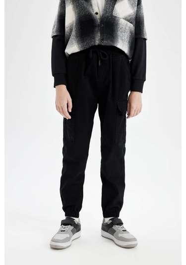 DeFacto Erkek Çocuk Kargo Cepli Beli Bağcıklı Lastikli Paça Cepli Siyah Jogger Gabardin Pantolon A9393A824AUBK81 Siyah