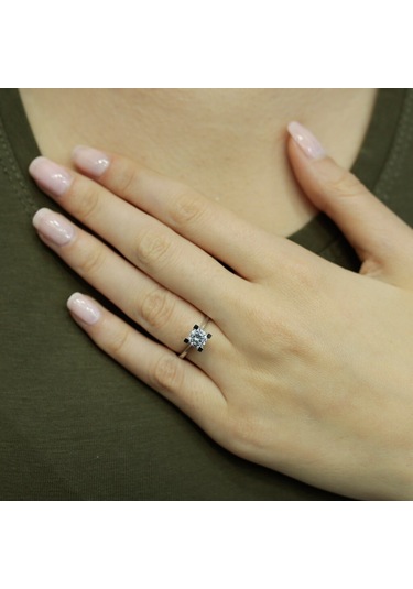 Lova E Renk 0,73 Karat Pırlanta Tektaş Yüzük - HRD Sertifikalı