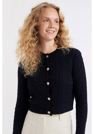 Defacto Regular Fit Bisiklet Yaka Saç Örgü Desenli Düğmeli Triko Hırka C9044AX24WNNV131 Lacivert Defacto Regular Fit Bisiklet Yaka Saç Örgü Desenli Düğmeli Triko Hırka C9044AX24WNNV131 Lacivert