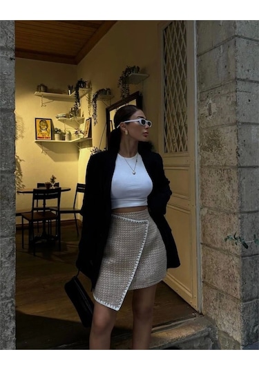 Defymoda Şanel Kapaklı Çoban Dikiş Detaylı Kısa Etek - Bej Bej